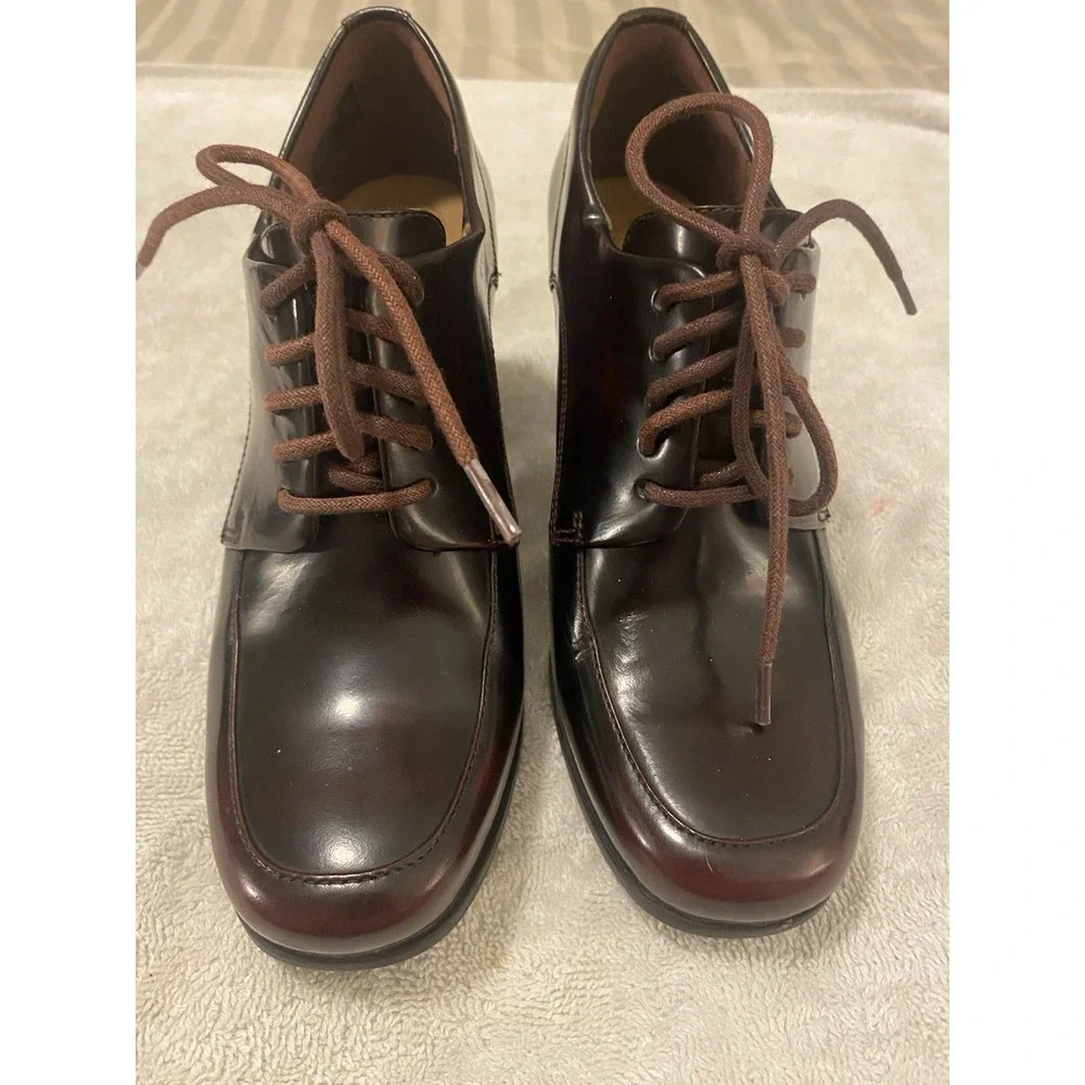 Clarks Tarah Victoria Burgundy Black Heels sz 6 Women's‎
